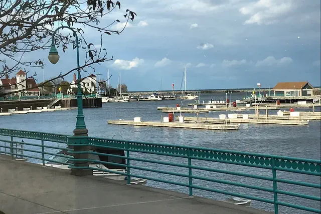 Photo 1 - Doubletree by Hilton Hotel Racine Harbourwalk