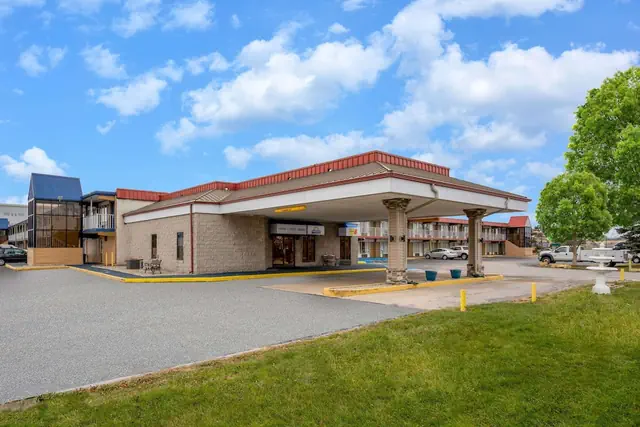 Photo 1 - Super 8 by Wyndham Perrysburg/Toledo