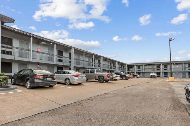 Photo 1 - Days Inn & Suites by Wyndham Texas City-Galveston Area