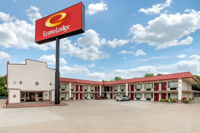 Photo 1 - Econo Lodge Chattanooga Northeast - Ooltewah