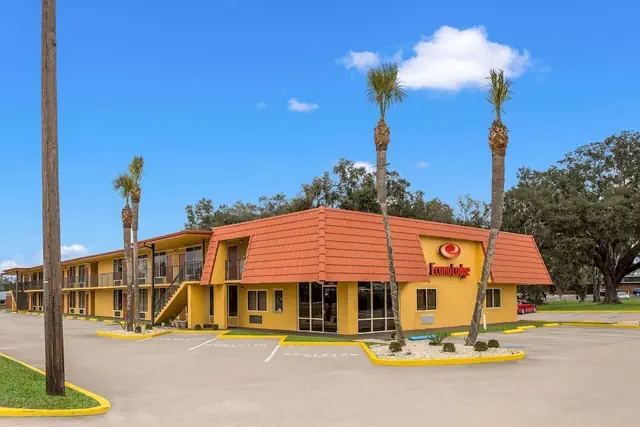 Photo 1 - Econo Lodge Live Oak