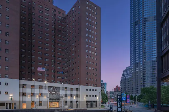 Photo 1 - DoubleTree by Hilton Hotel & Suites Pittsburgh Downtown