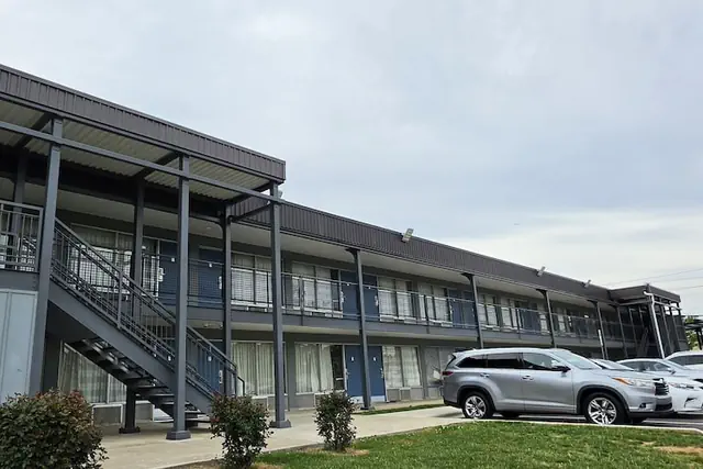 Photo 1 - Rodeway Inn Concord - Kannapolis