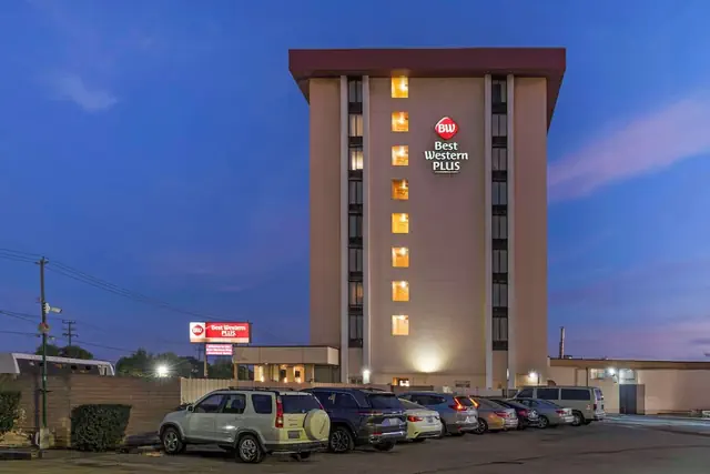 Photo 1 - Best Western Plus Grosvenor Airport Hotel
