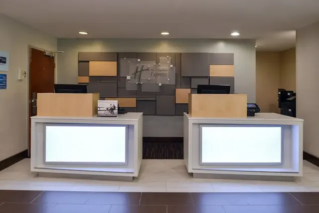 Photo 1 - Holiday Inn Express Towson - Baltimore North by IHG