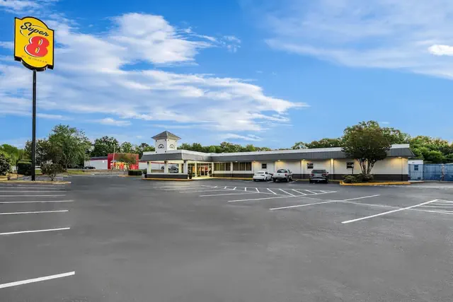 Photo 1 - Super 8 by Wyndham Gaffney
