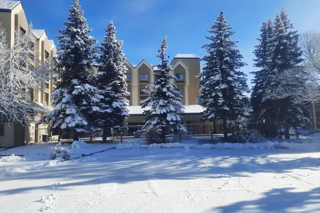 Photo 1 - DoubleTree by Hilton Hotel Flagstaff