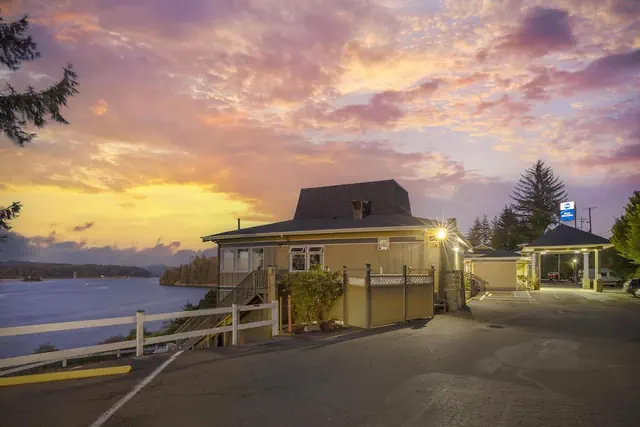 Photo 1 - Best Western Pier Point Inn
