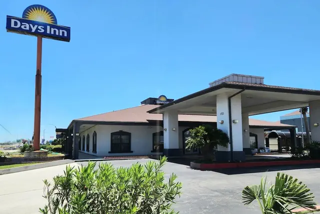 Photo 1 - Days Inn by Wyndham Portland/Corpus Christi