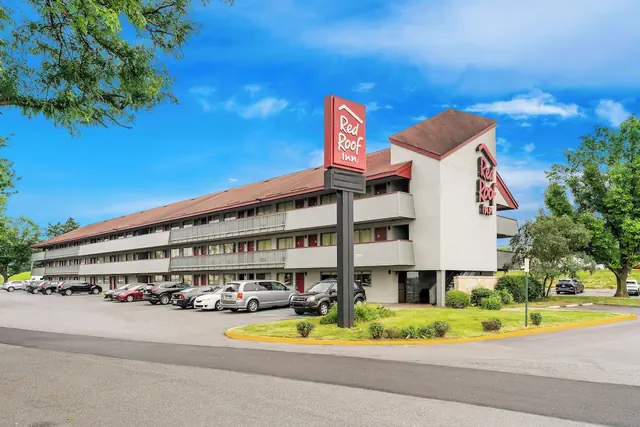 Photo 1 - Red Roof Inn Allentown Airport