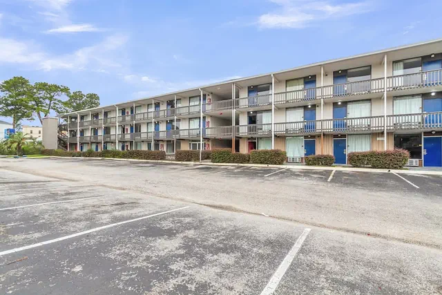 Photo 1 - Motel 6 Summerville, SC – Charleston