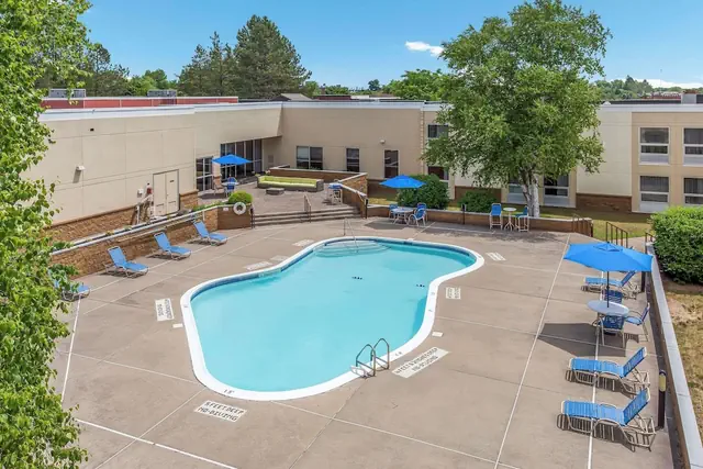 Photo 1 - Burrstone Inn, an Ascend Collection Hotel