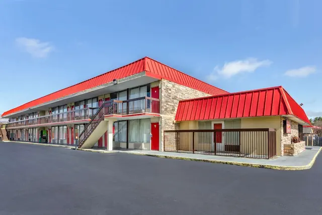 Photo 1 - Econo Lodge Roanoke Civic Center