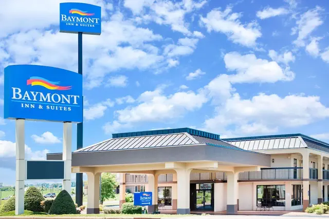 Photo 1 - Baymont by Wyndham Clarksville Northeast