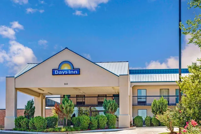 Photo 1 - Days Inn by Wyndham Hernando