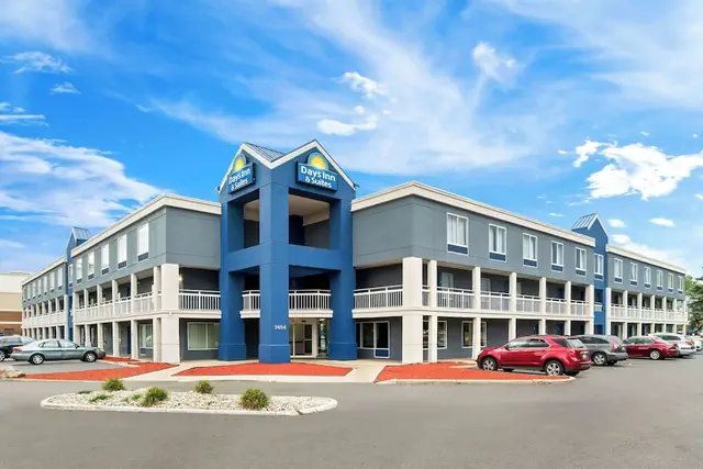 Photo 1 - Days Inn & Suites by Wyndham Warren