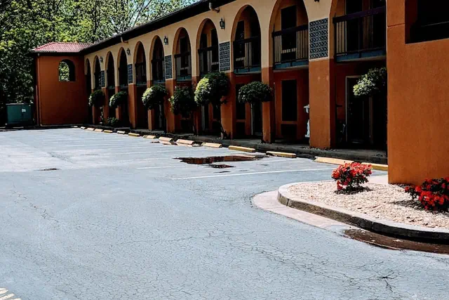 Photo 1 - Econo Lodge Gainesville Downtown Area