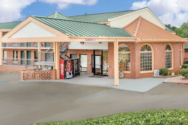 Photo 1 - Econo Lodge Acworth East
