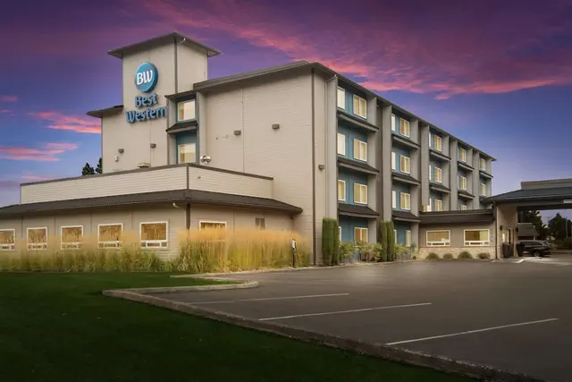 Photo 1 - Best Western McMinnville Inn