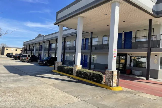Photo 1 - Days Inn by Wyndham Gonzales