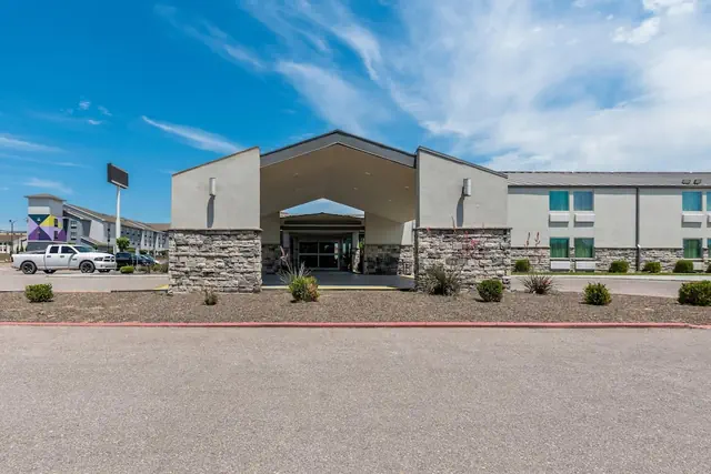 Photo 1 - Quality Inn Shawnee North I-40