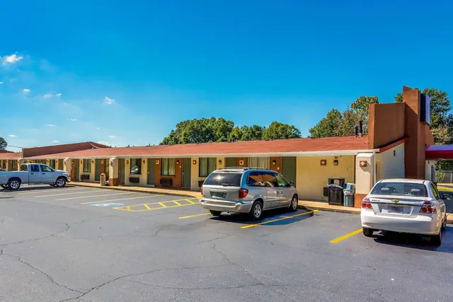 Photo 1 - Econo Lodge Gastonia North