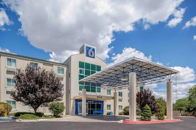 Photo 1 - Motel 6 Albuquerque, NM - North
