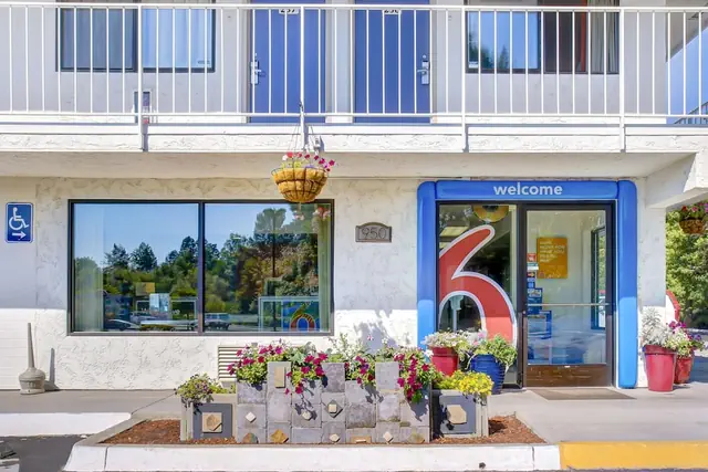 Photo 1 - Motel 6 Medford, OR