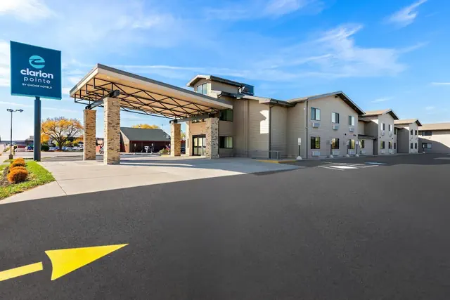 Photo 1 - Clarion Pointe Milwaukee Airport