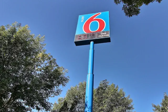 Photo 1 - Motel 6 Bismarck, ND