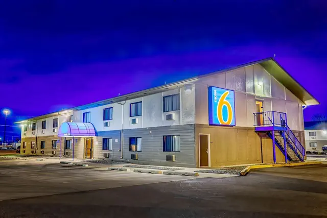 Photo 1 - Motel 6 Duluth, MN