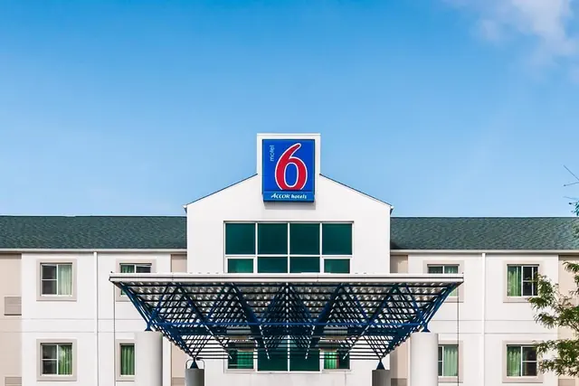 Photo 1 - Motel 6 Joliet, IL - Chicago - I-55