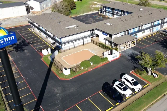 Photo 1 - Days Inn by Wyndham Wichita Falls