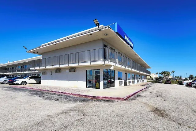 Photo 1 - Motel 6 Galveston, TX