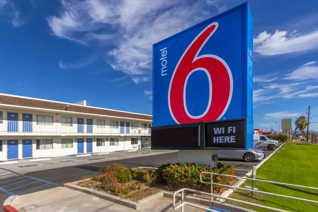 Photo 1 - Motel 6 Phoenix North - Bell Road