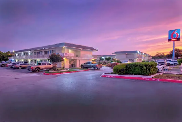 Photo 1 - Motel 6 Austin, TX - North