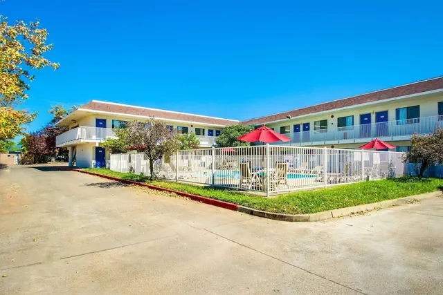 Photo 1 - Motel 6 Redding, CA - North
