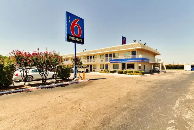 Photo 1 - Motel 6 Irving, TX - Dallas