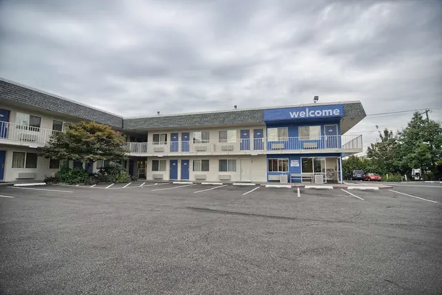 Photo 1 - Motel 6 Coeur D'Alene, ID