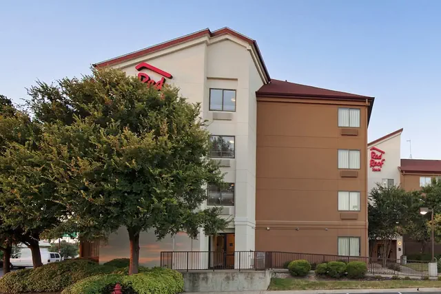 Photo 1 - Red Roof Inn PLUS+ Austin South – Airport.