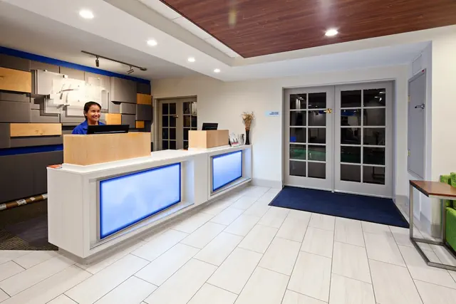 Photo 1 - Holiday Inn Express Hotel & Suites San Diego-Escondido by IHG