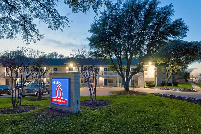 Photo 1 - Studio 6 North Richland Hills, TX - Fort Worth