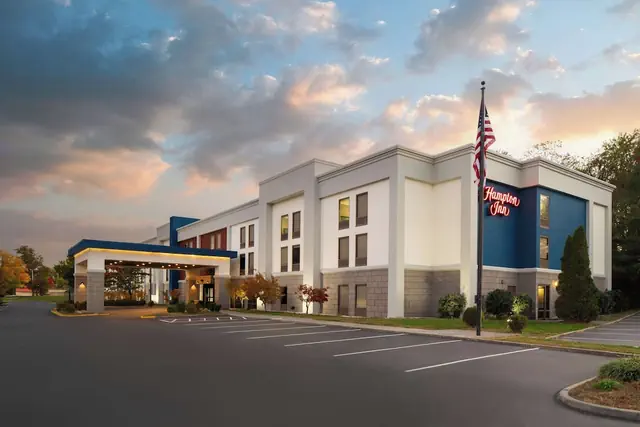 Photo 1 - Hampton Inn Roanoke/Hollins - I-81