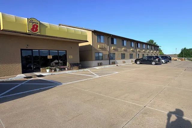 Photo 1 - Super 8 by Wyndham Macomb