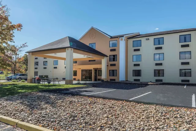 Photo 1 - Quality Inn & Suites Pittsburgh Harmarville