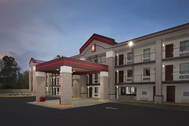 Photo 1 - Red Roof Inn PLUS+ Birmingham East - Irondale/ Airport