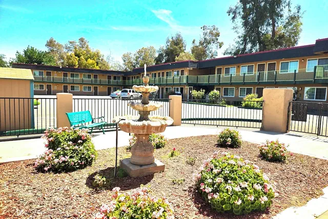 Photo 1 - Peach City Inn - Marysville Yuba City