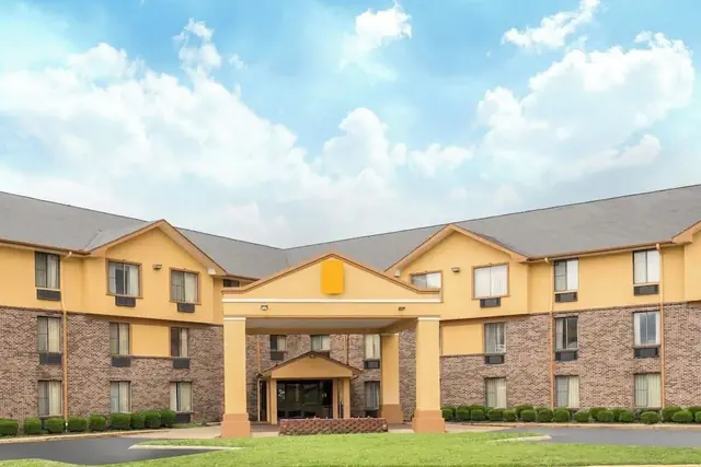 Photo 1 - Texarkana Inn