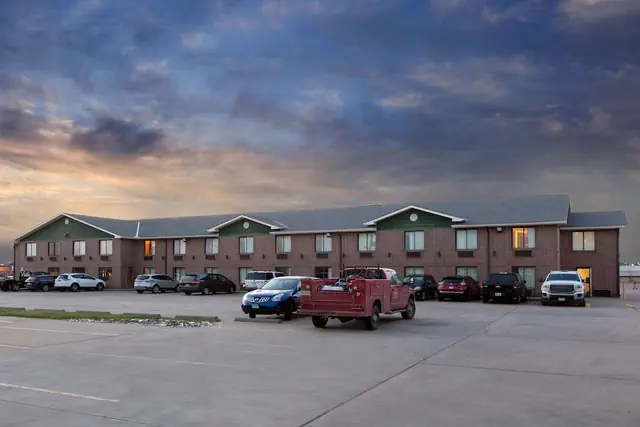 Photo 1 - Super 8 by Wyndham Salina I-70