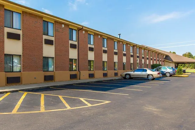 Photo 1 - Quality Inn Murray University Area